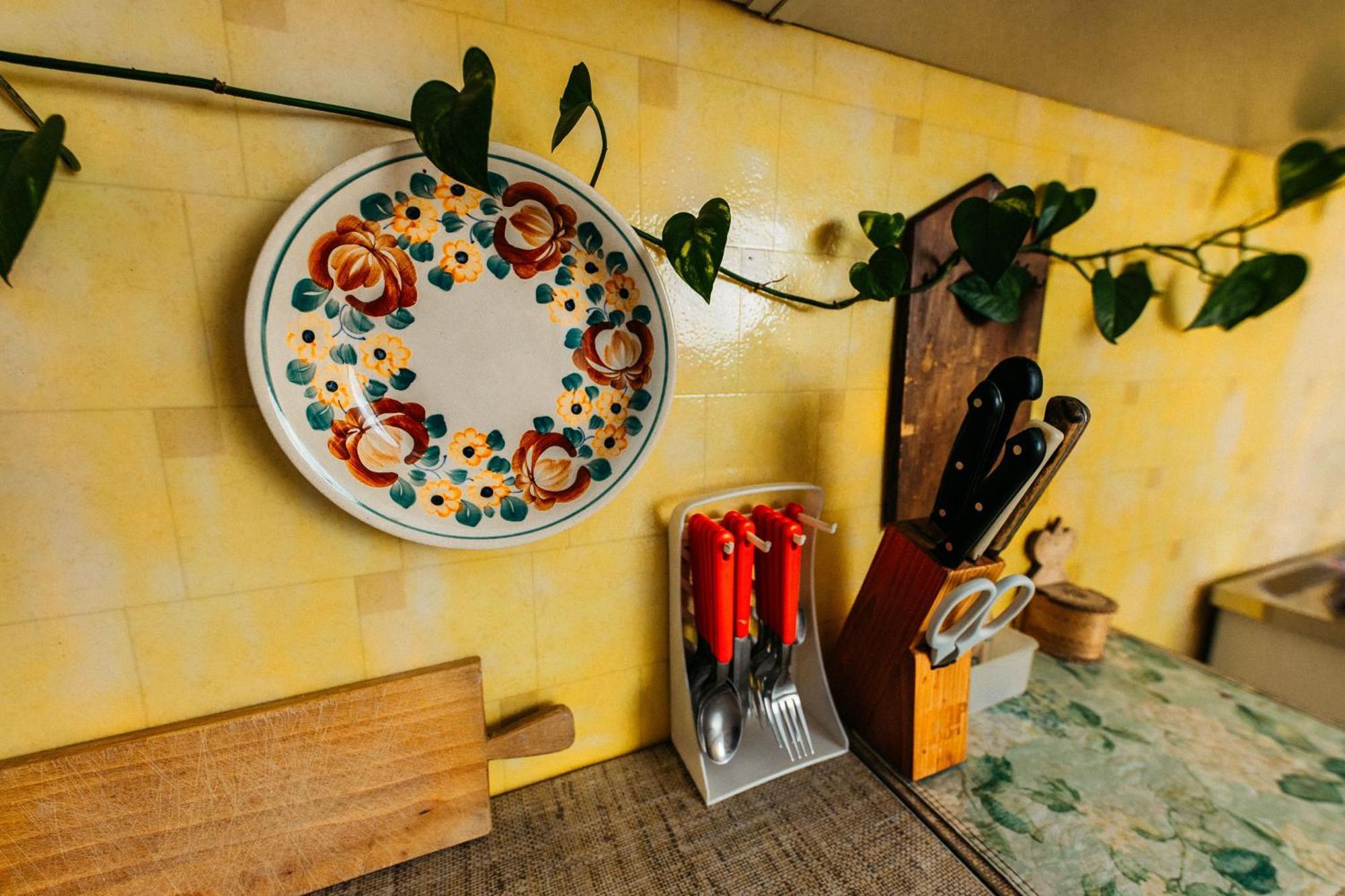 Feel The Old Socialist Style Apartment クラクフ エクステリア 写真